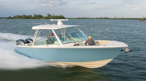 Cobia 330 DC 35'6