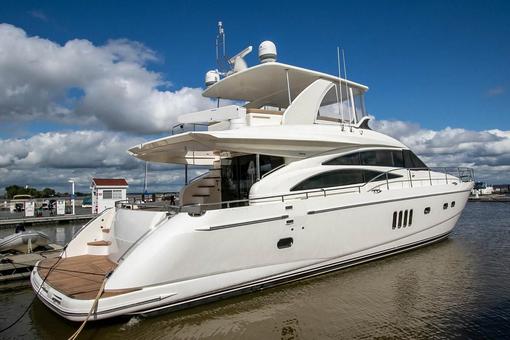 67' Princess 2006 