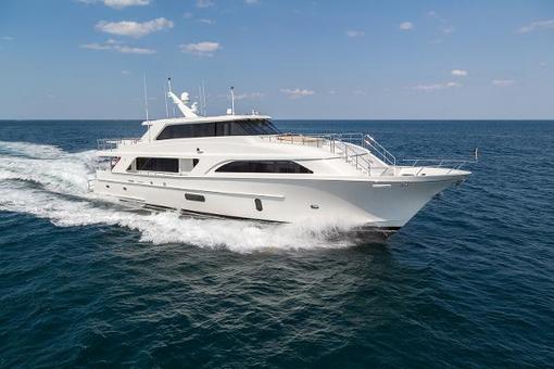 CL Yachts Global 104 105'