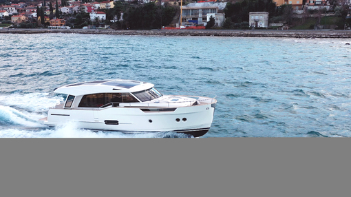 Greenline 48 Coupe Hybrid