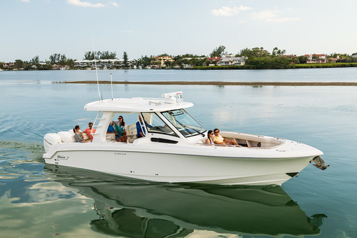 Boston Whaler 350 Realm 38'6
